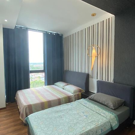 8Pax Cozy Home Stay Jazz Suites 1 Vivacity Kuching Sarawak 3Br Esterno foto