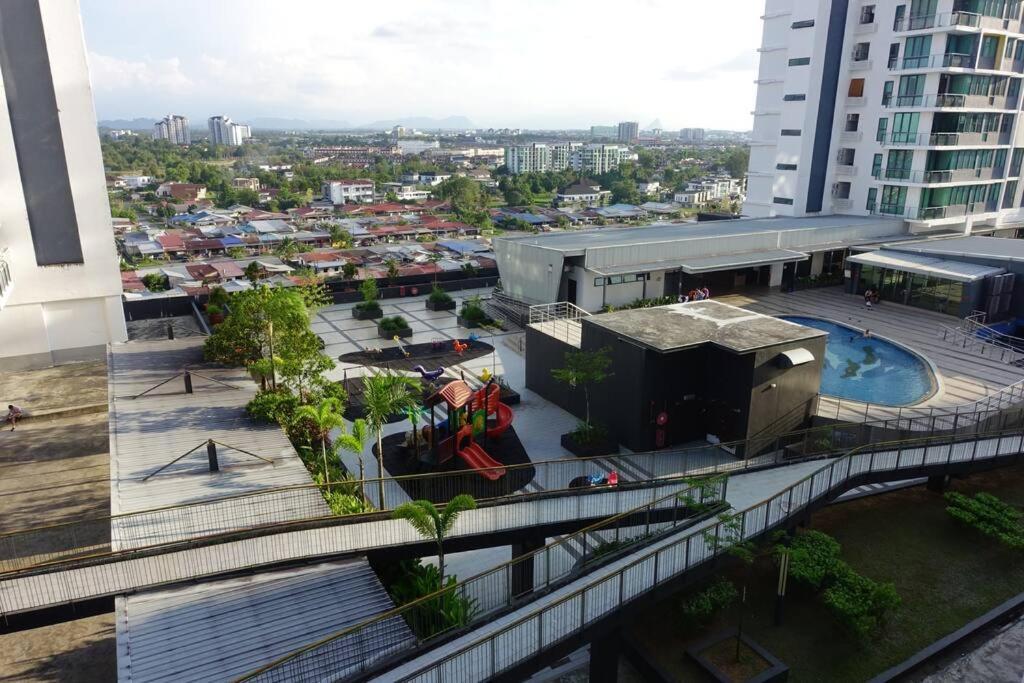 8Pax Cozy Home Stay Jazz Suites 1 Vivacity Kuching Sarawak 3Br Esterno foto